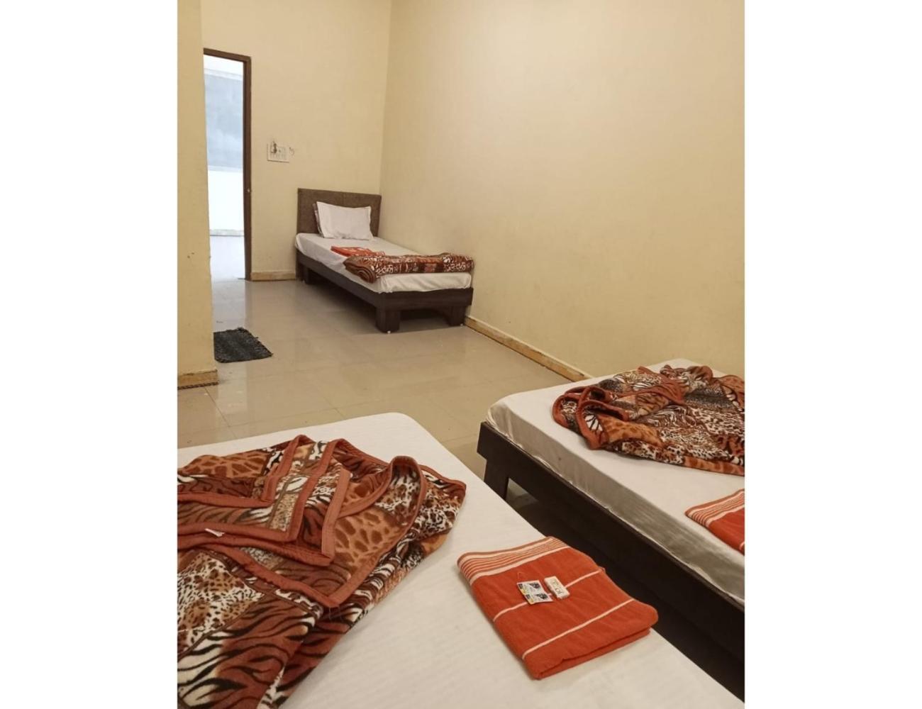 Hotel Mahakal Vishram, Udždžain Exteriér fotografie