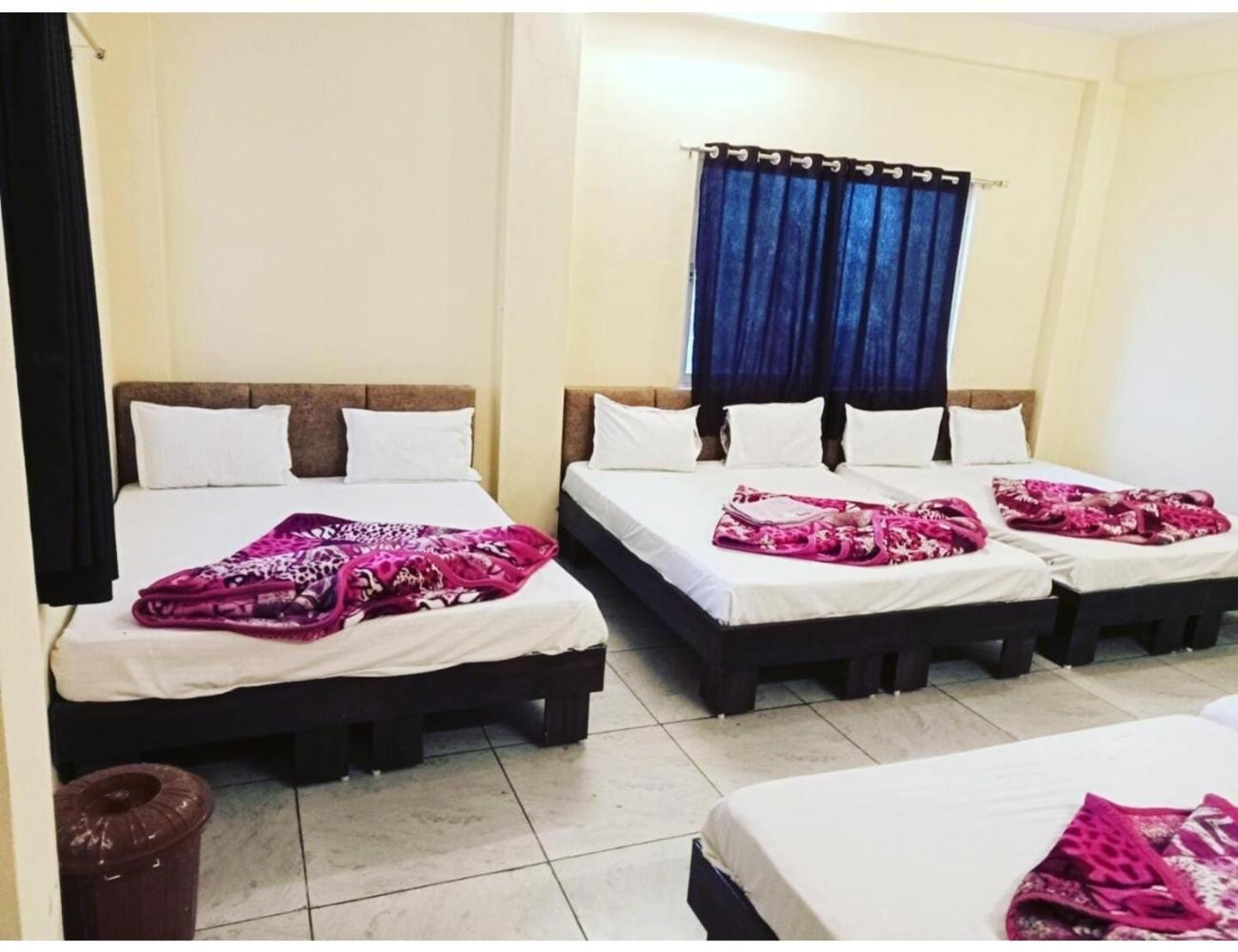 Hotel Mahakal Vishram, Udždžain Exteriér fotografie