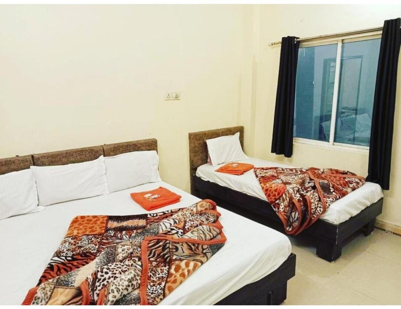 Hotel Mahakal Vishram, Udždžain Exteriér fotografie